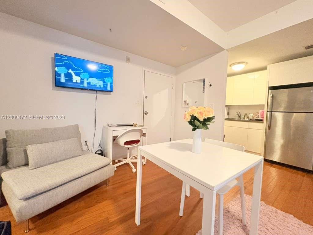 THE RUSKIN CONDO - Residential Lease