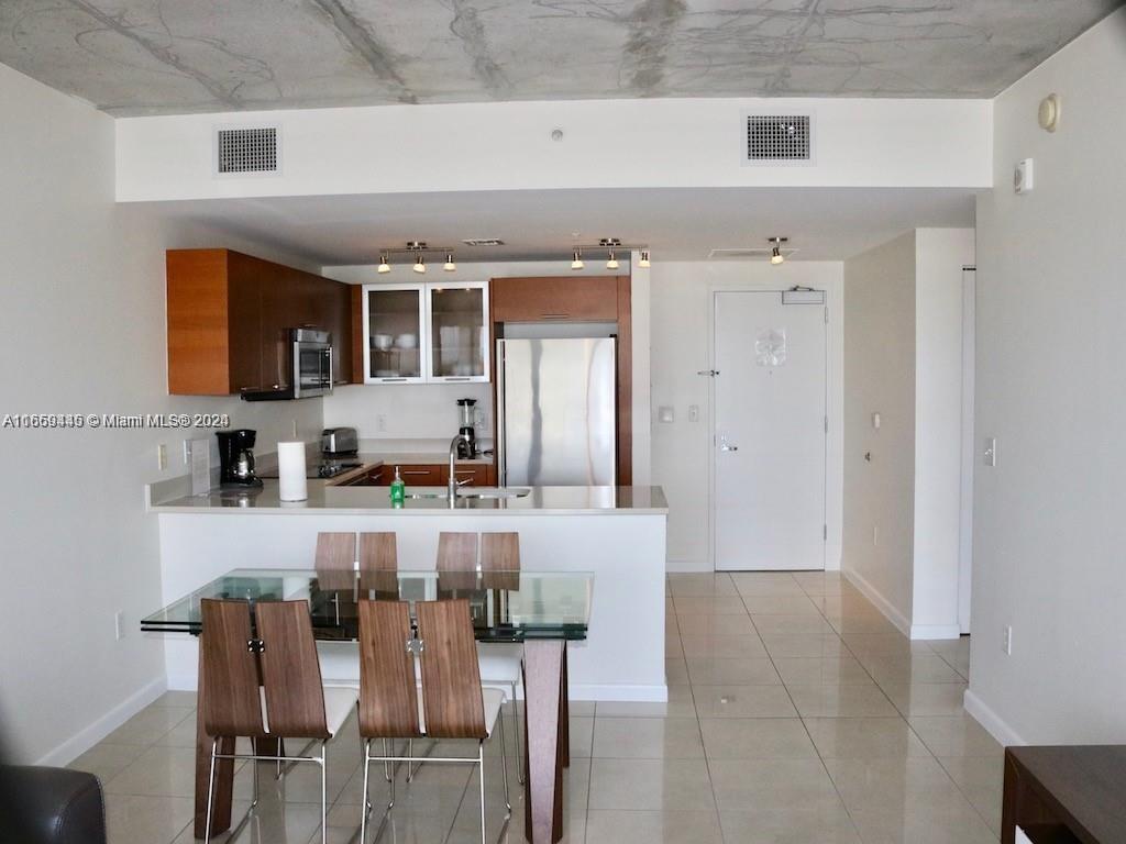 MIDBLOCK MIAMI CONDO - Residential