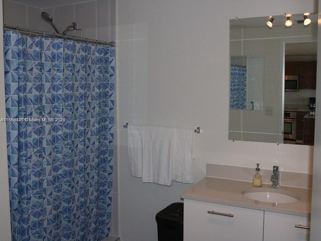 MIDBLOCK MIAMI CONDO - Residential