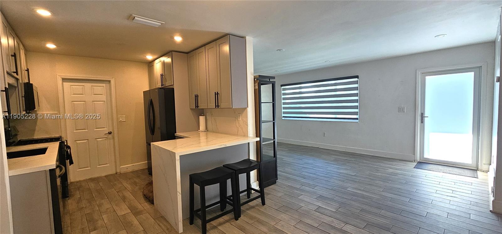 SUNRISE GOLF VILLAGE SEC - Residential