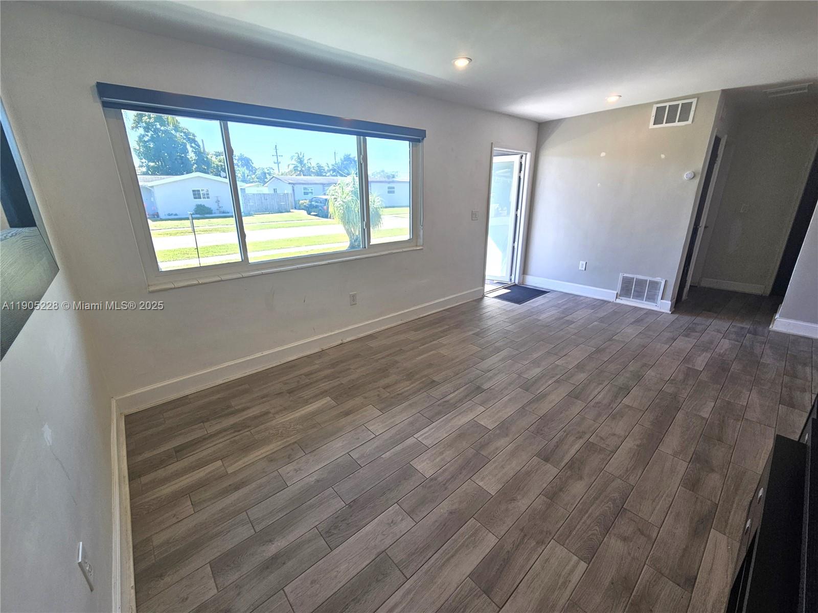 SUNRISE GOLF VILLAGE SEC - Residential