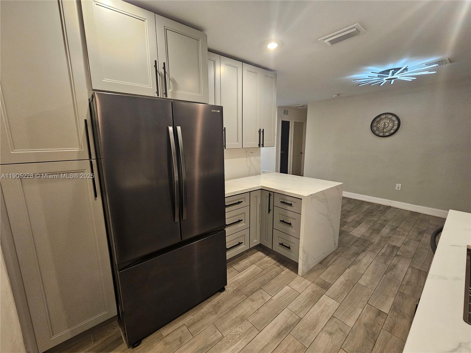 SUNRISE GOLF VILLAGE SEC - Residential