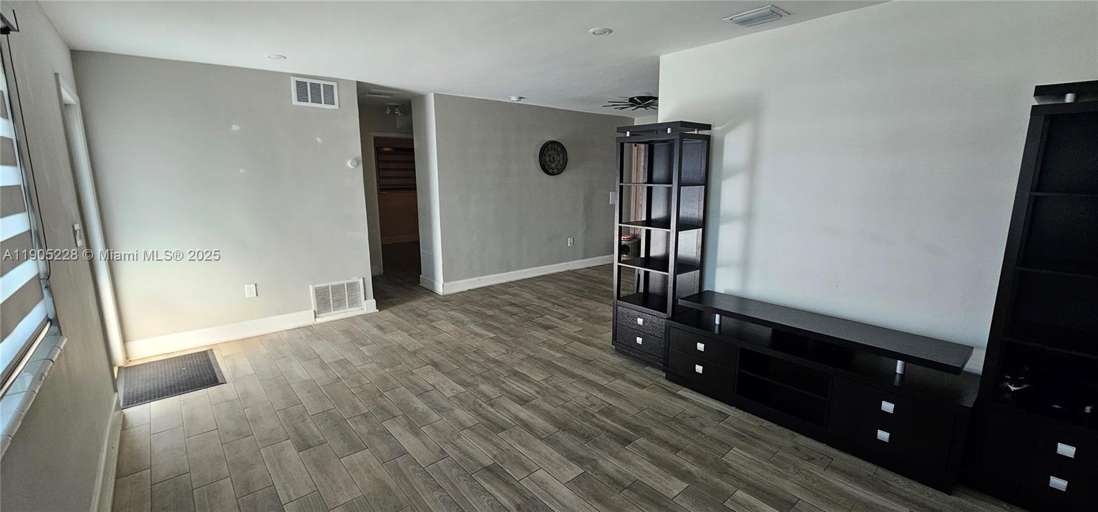 SUNRISE GOLF VILLAGE SEC - Residential