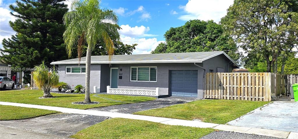 Photo of 8427 NW 26th St, Sunrise, FL 33322 (MLS # A11905228)