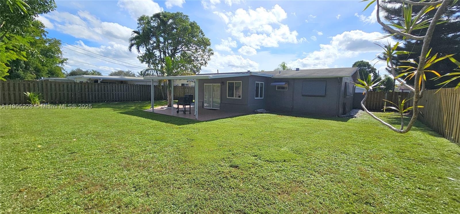 SUNRISE GOLF VILLAGE SEC - Residential