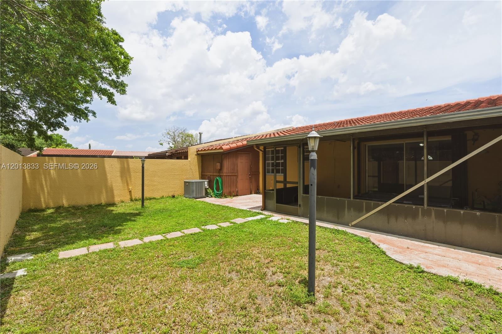 KENDALE LAKES WEST TOWNHO - Residential