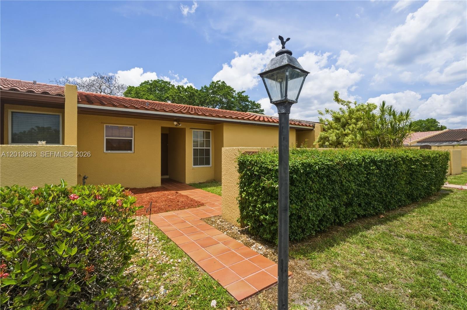 KENDALE LAKES WEST TOWNHO - Residential