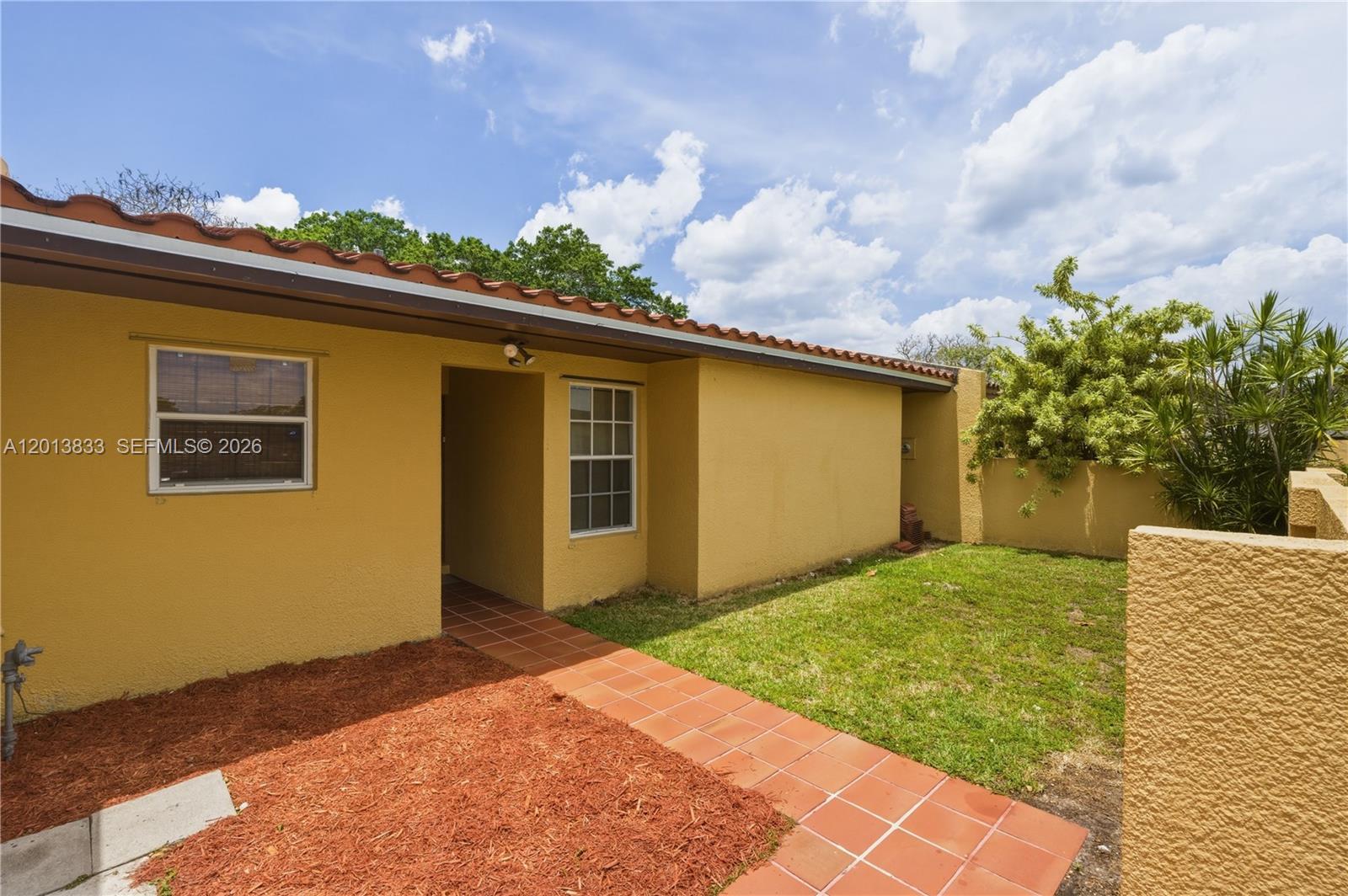 KENDALE LAKES WEST TOWNHO - Residential