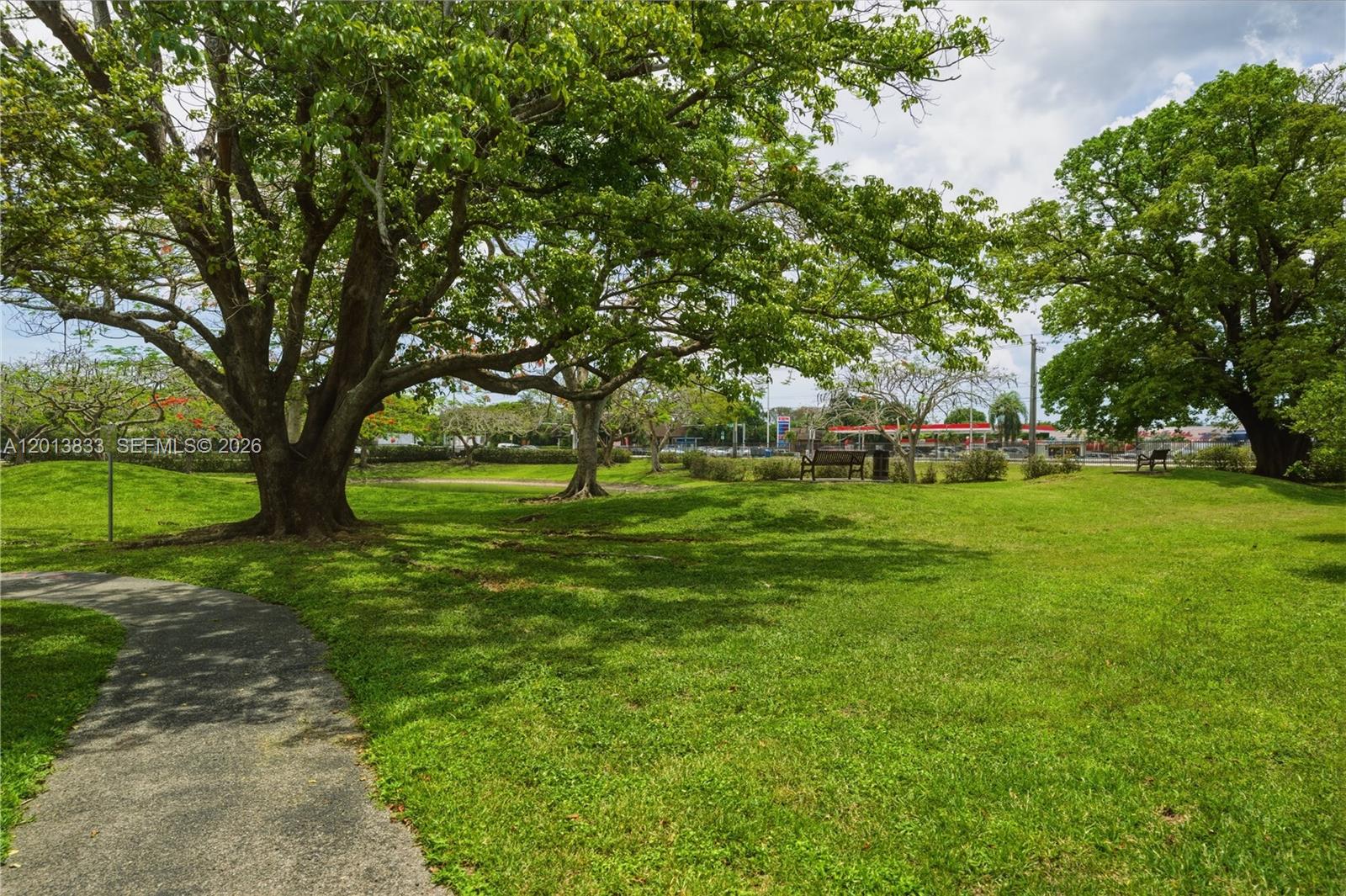 KENDALE LAKES WEST TOWNHO - Residential