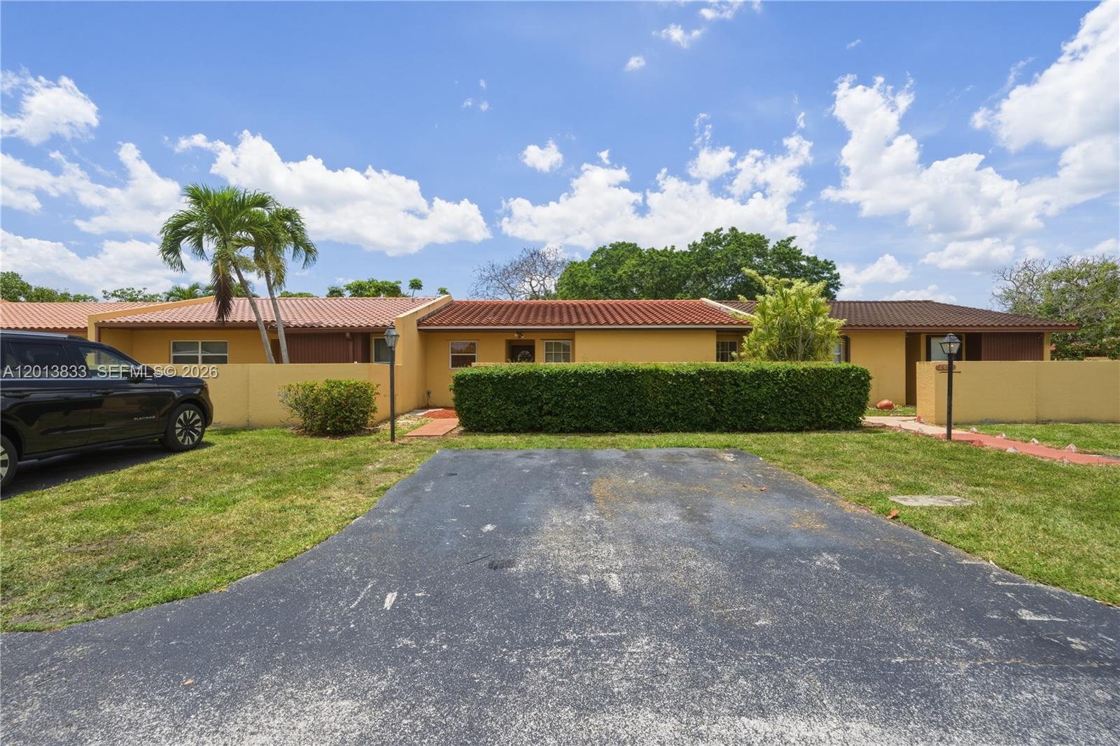 KENDALE LAKES WEST TOWNHO - Residential