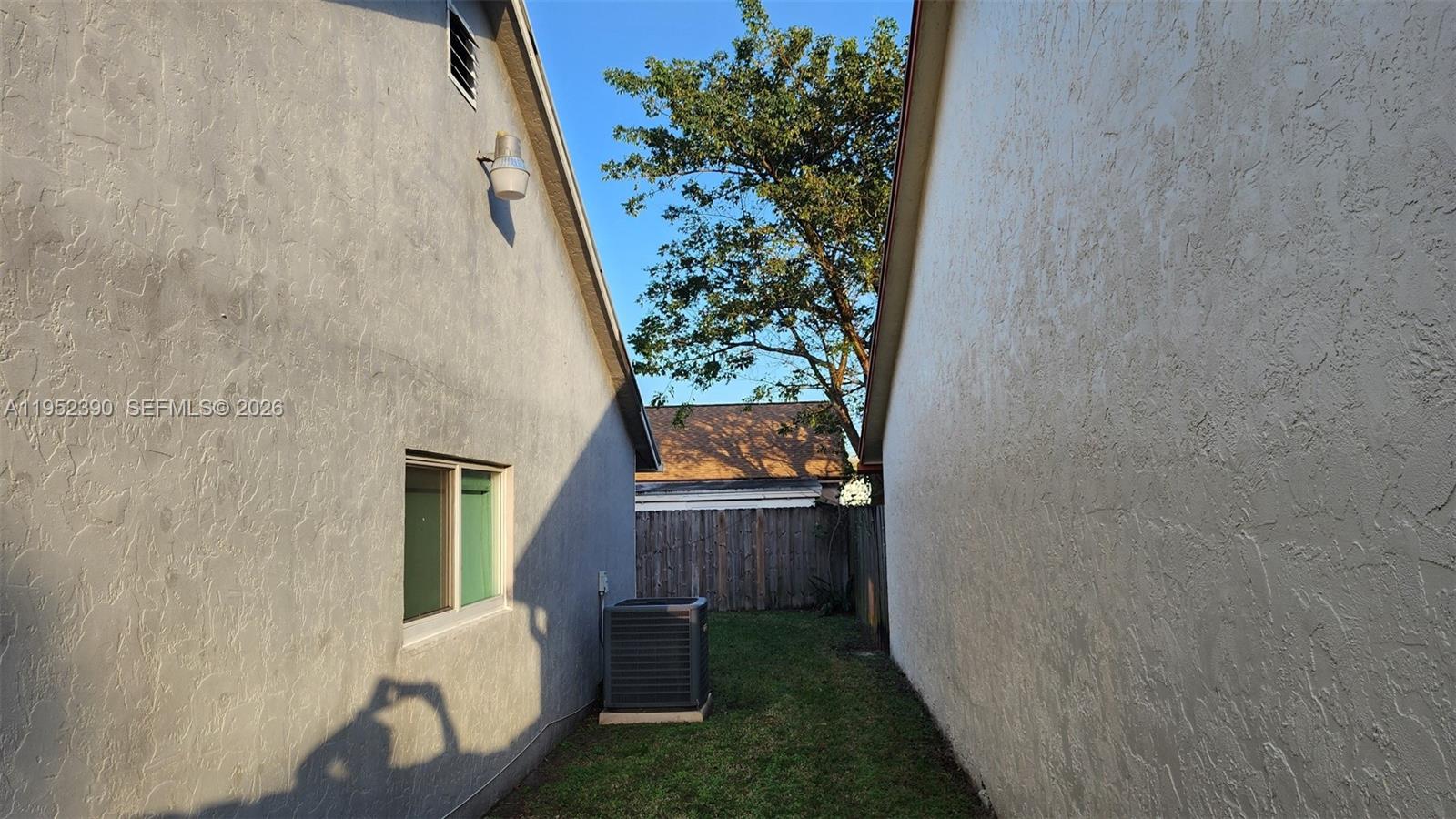 EDGEWATER PARK - Residential