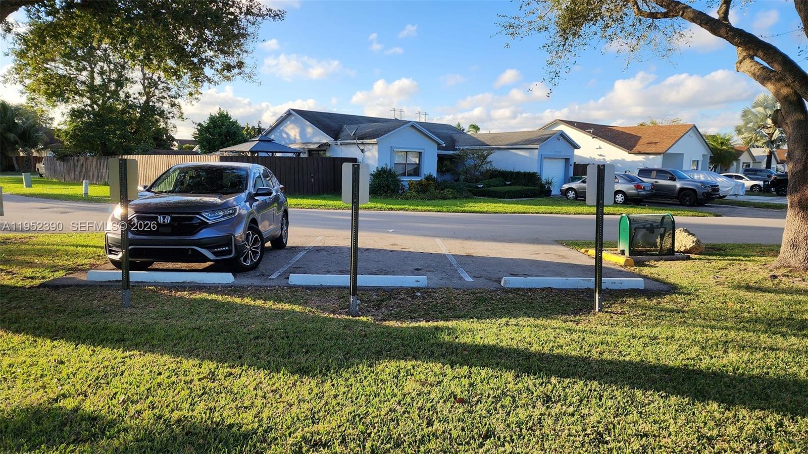 EDGEWATER PARK - Residential