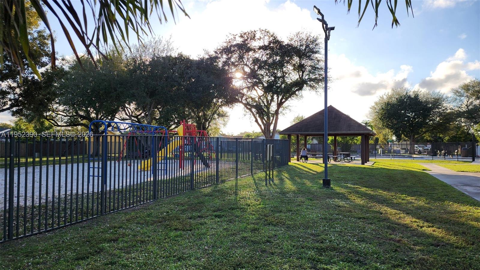 EDGEWATER PARK - Residential