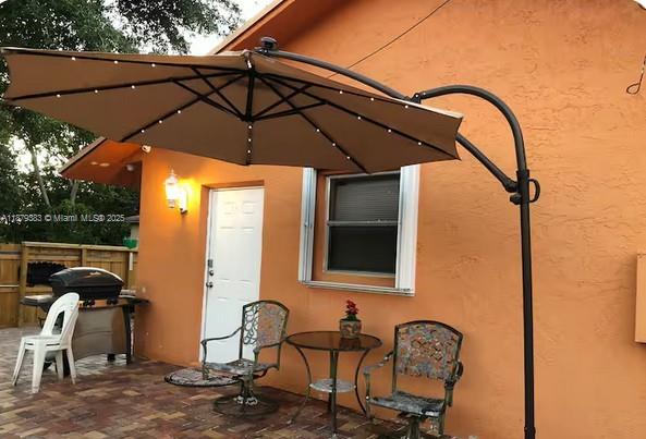 HOLLYWOOD PARK - Residential Lease