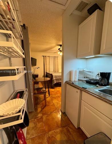 HOLLYWOOD PARK - Residential Lease