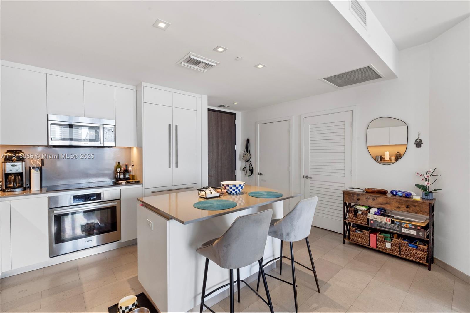 RISE CONDO - Residential