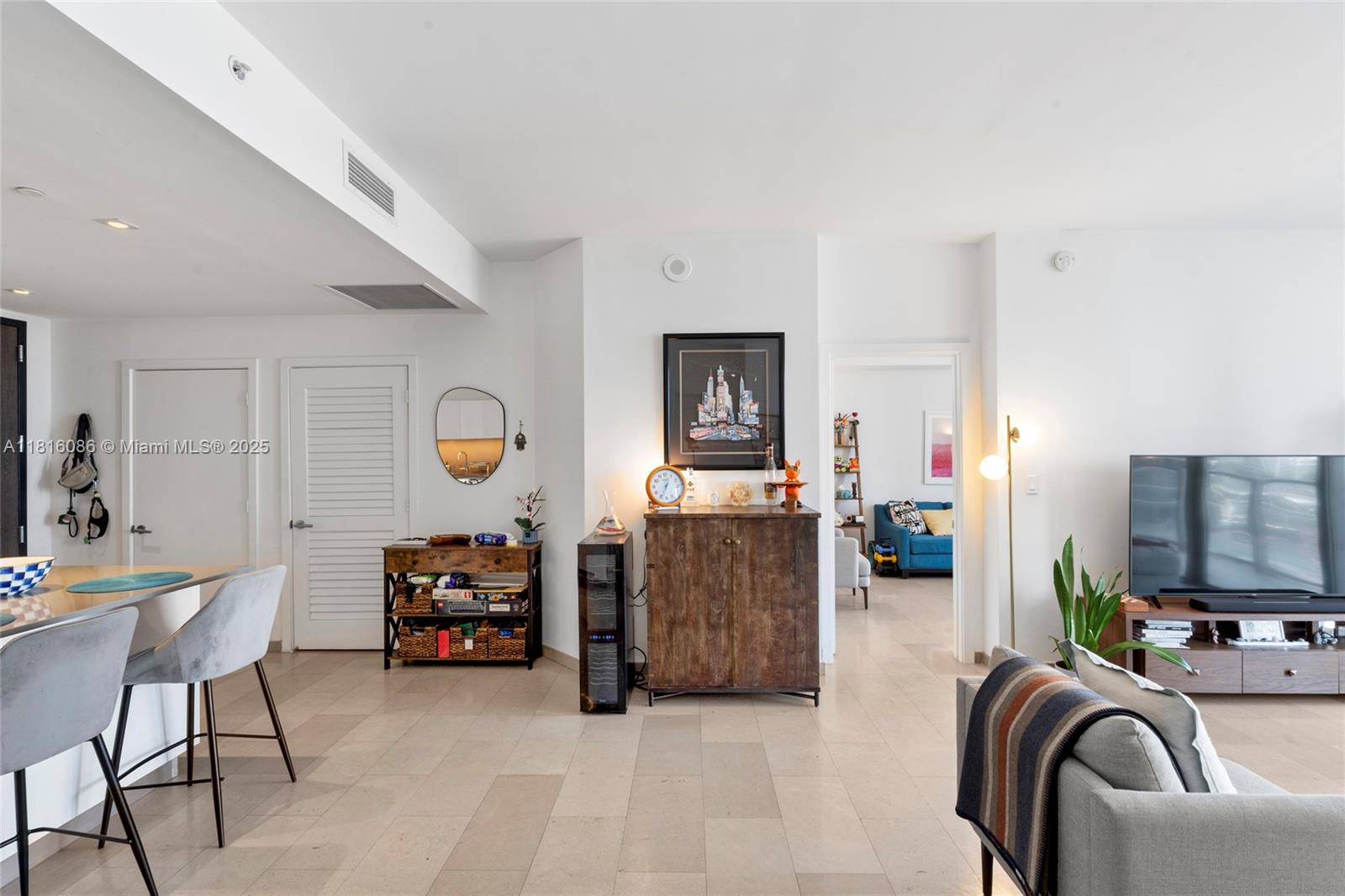 RISE CONDO - Residential