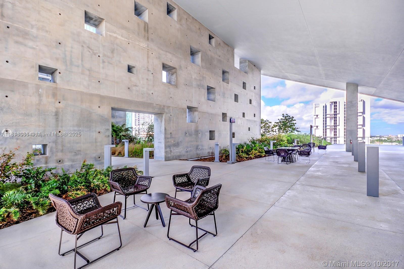 RISE CONDO - Residential