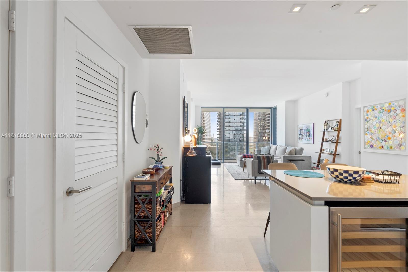 RISE CONDO - Residential