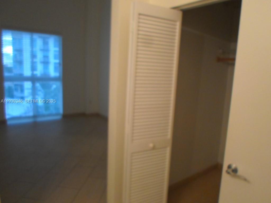 DOWNTOWN DADELAND - Residential