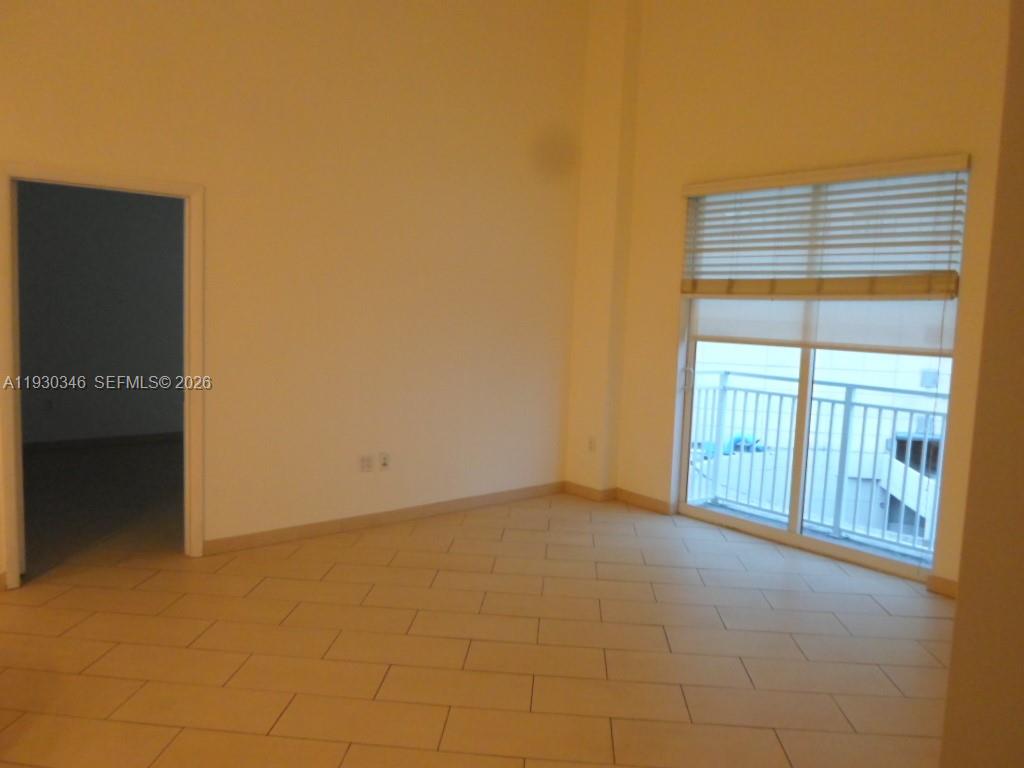 DOWNTOWN DADELAND - Residential