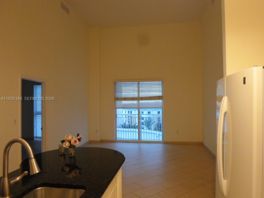 DOWNTOWN DADELAND - Residential