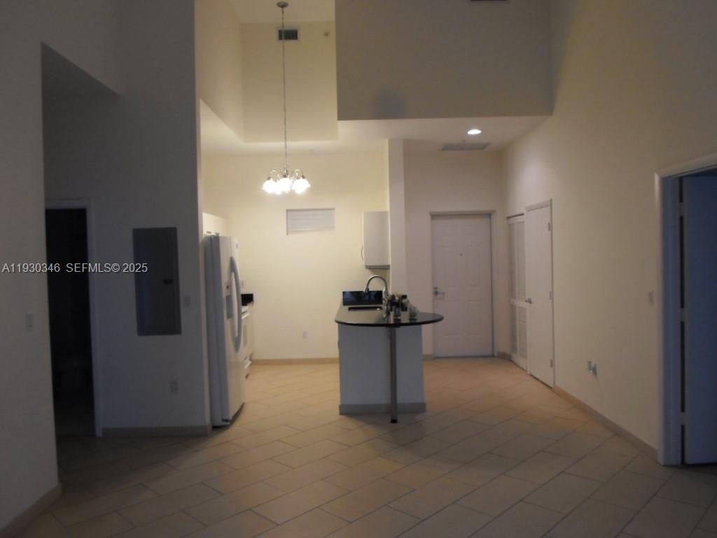 DOWNTOWN DADELAND - Residential