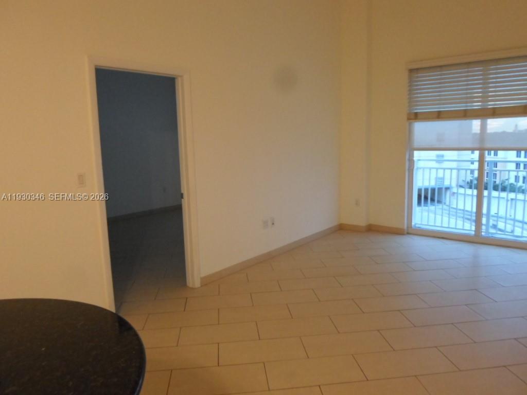 DOWNTOWN DADELAND - Residential