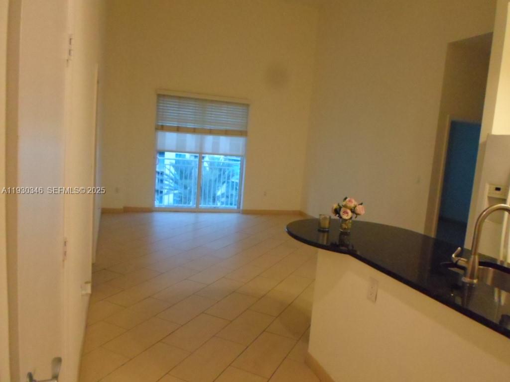 DOWNTOWN DADELAND - Residential