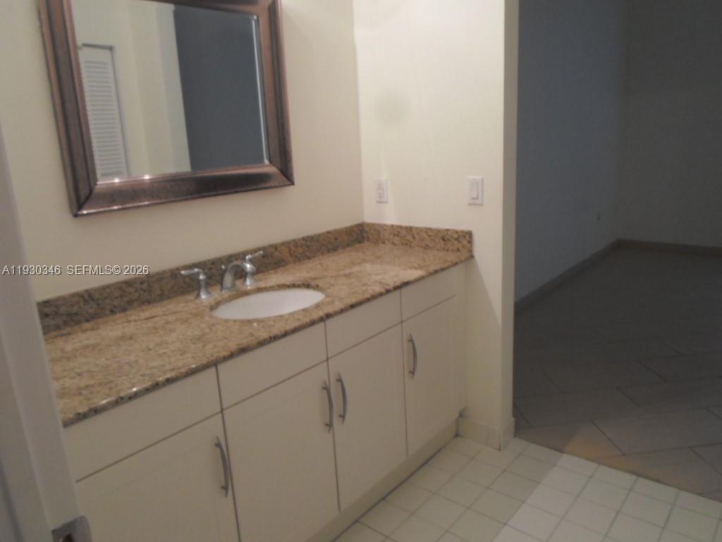 DOWNTOWN DADELAND - Residential