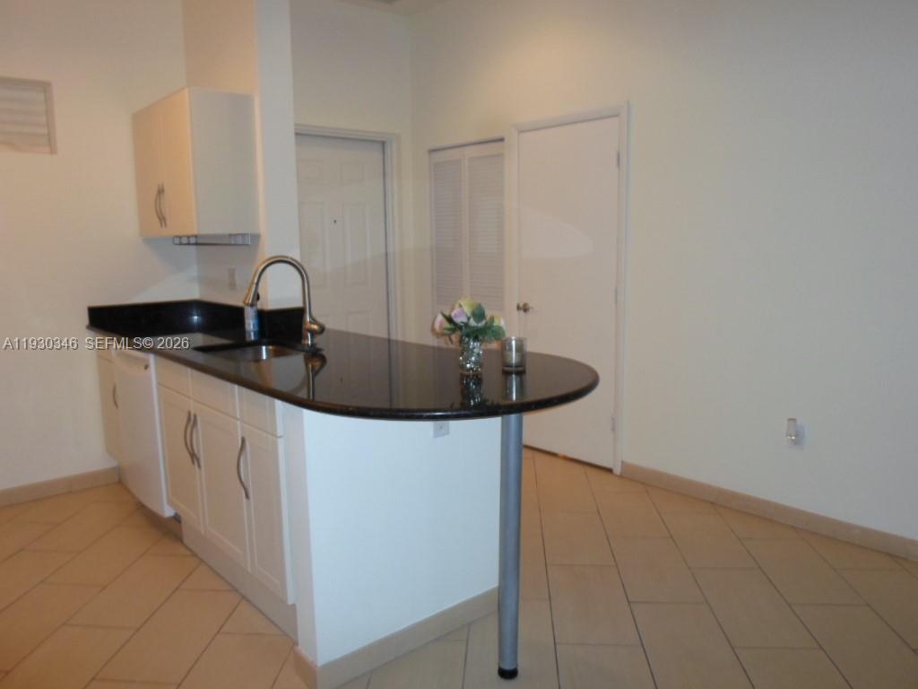 DOWNTOWN DADELAND - Residential