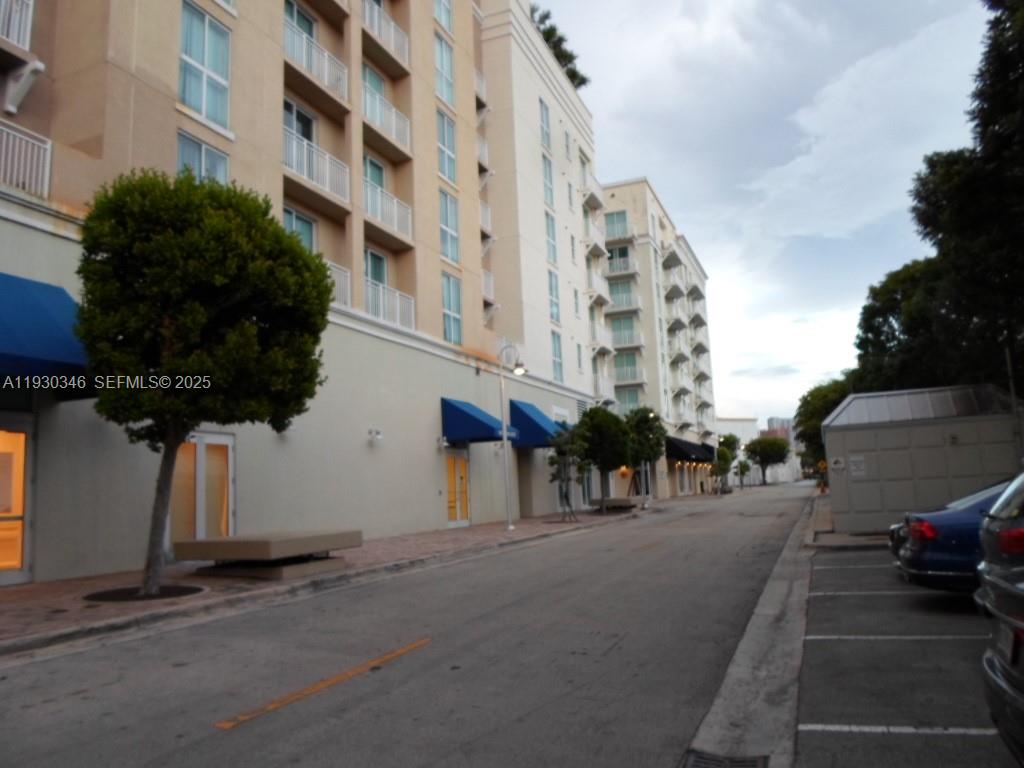 DOWNTOWN DADELAND - Residential
