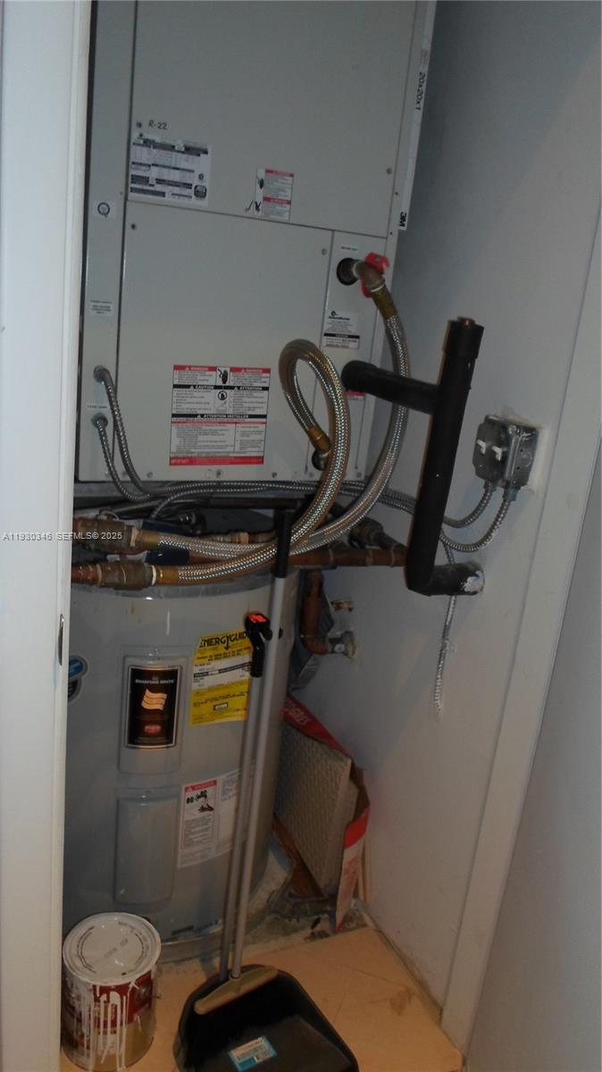 DOWNTOWN DADELAND - Residential