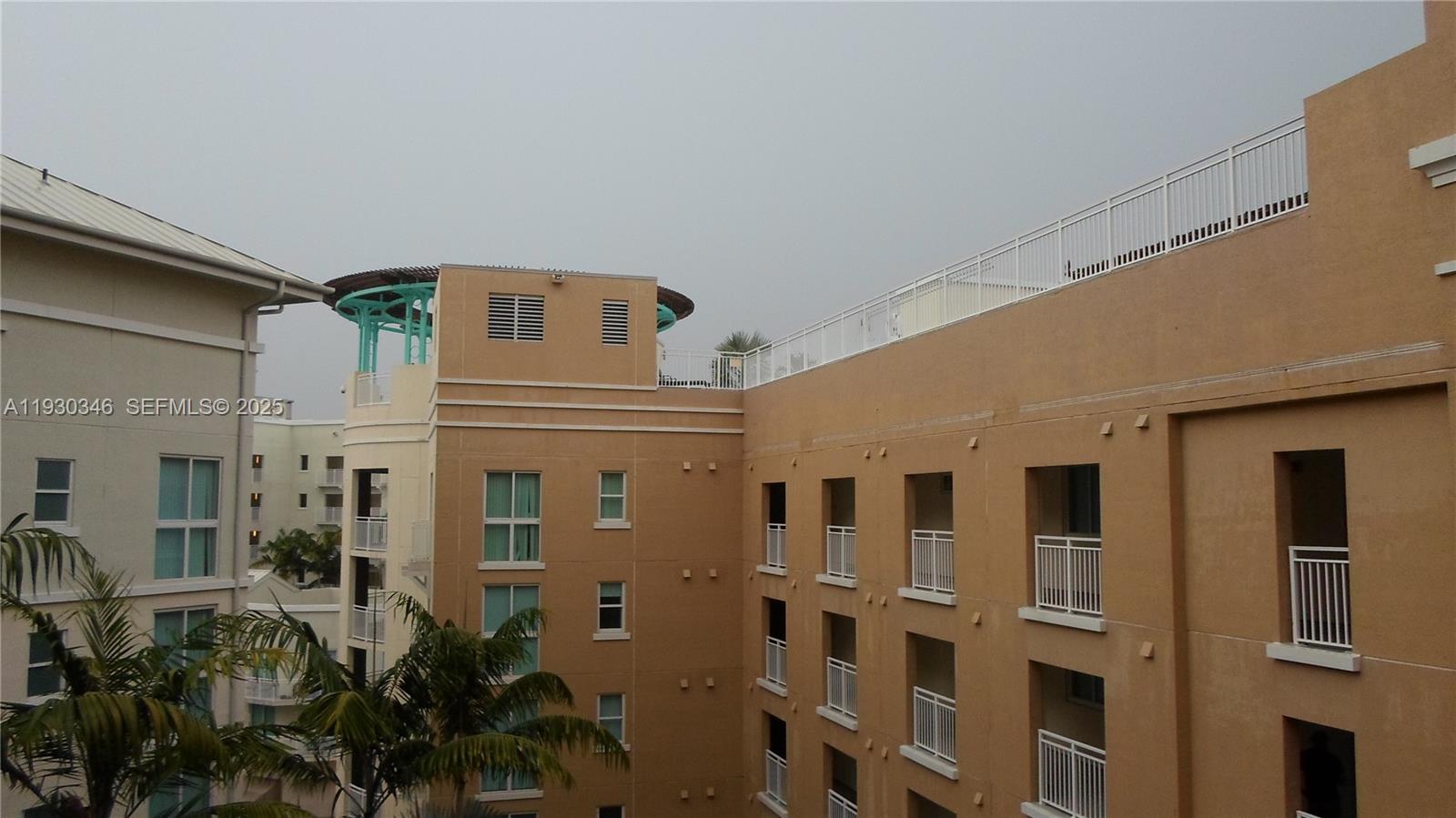 DOWNTOWN DADELAND - Residential