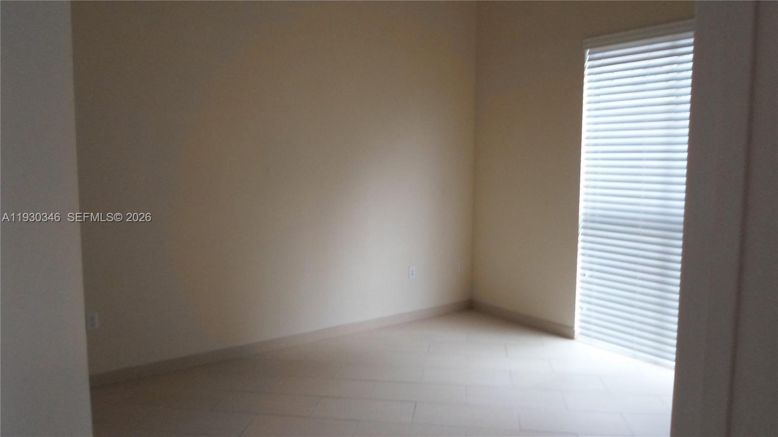 DOWNTOWN DADELAND - Residential