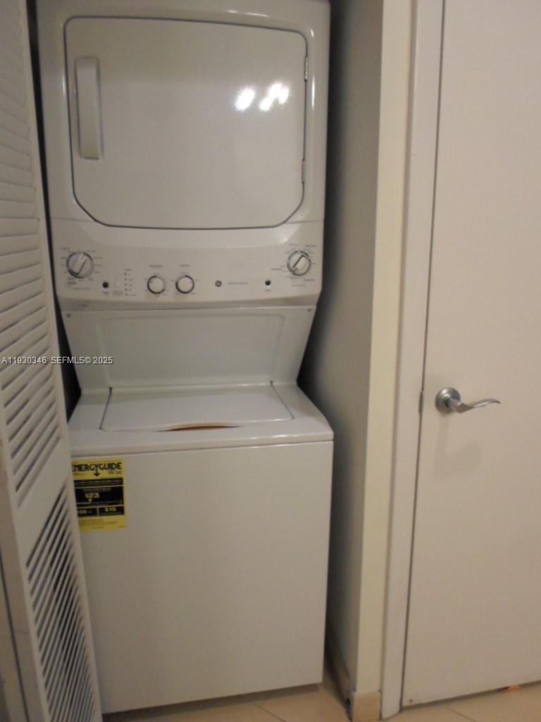 DOWNTOWN DADELAND - Residential