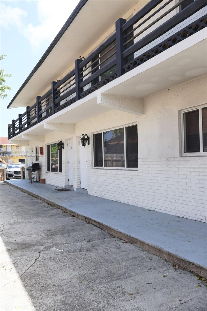 715 NW 5th Ave