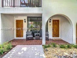 Fully renovated townhome, beautifully decorated, Furnished. Available for short rental (not less than 30 days) or longer. All tile floors, large, screened patio with BBQ. Have a private beach access and a pool.