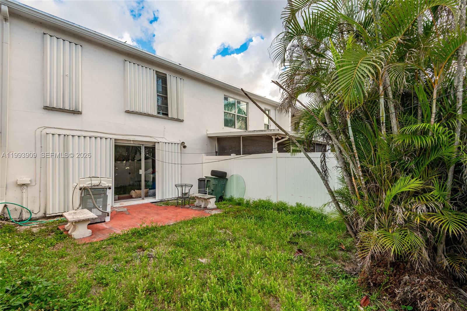 NOVA TOWNHOUSES CONDOMINI - Residential