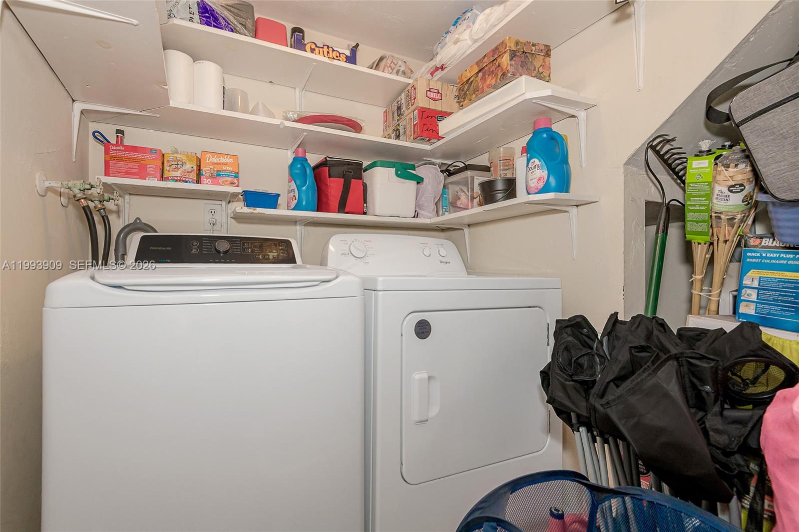 NOVA TOWNHOUSES CONDOMINI - Residential