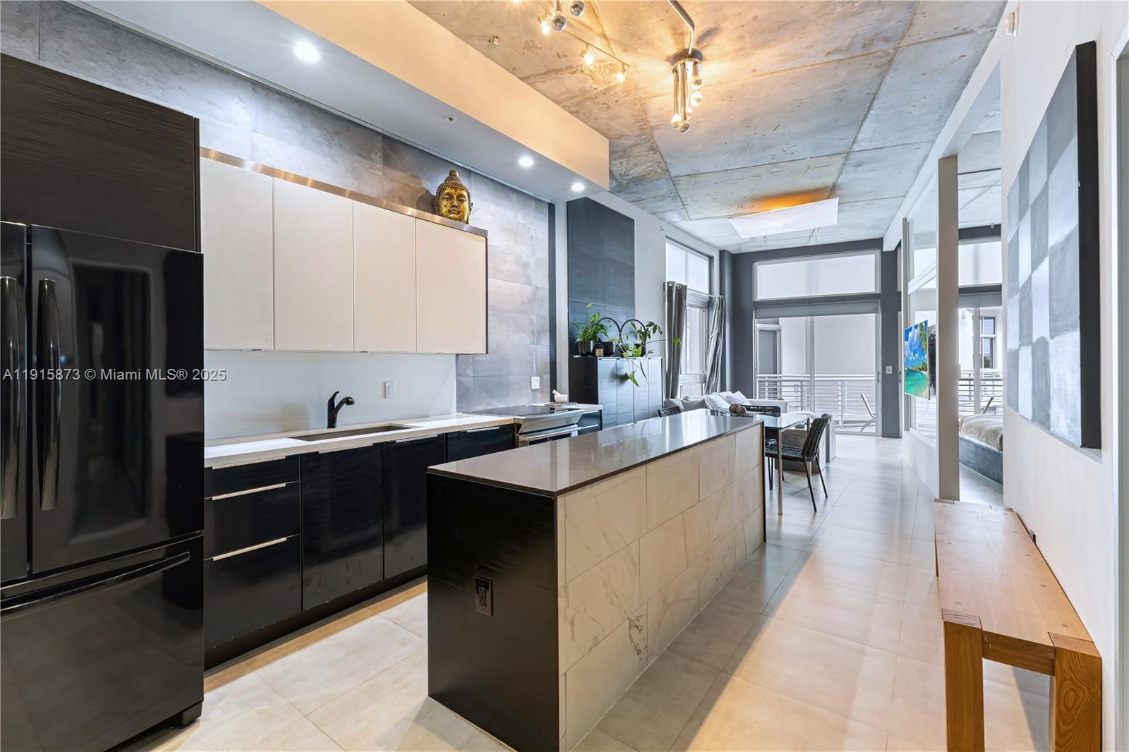 THE MERIDIAN CONDO - Residential