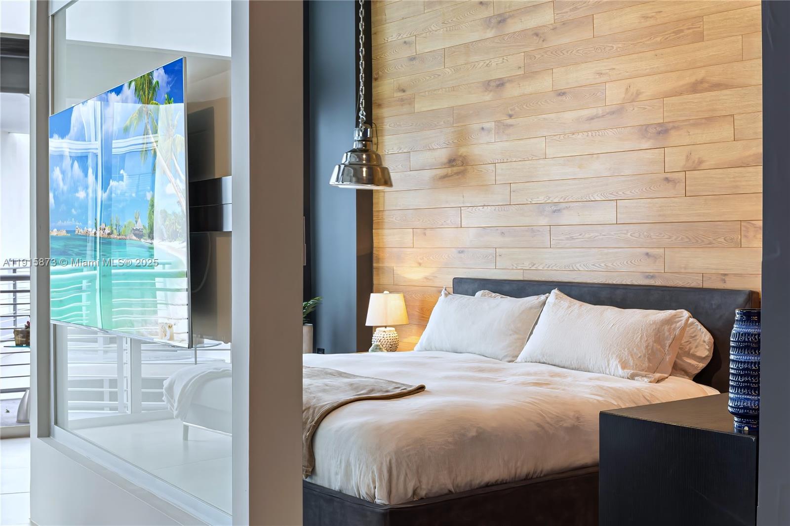 THE MERIDIAN CONDO - Residential