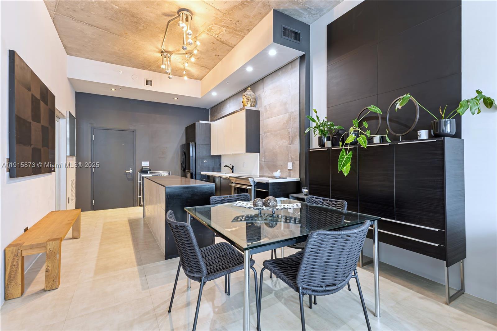 THE MERIDIAN CONDO - Residential