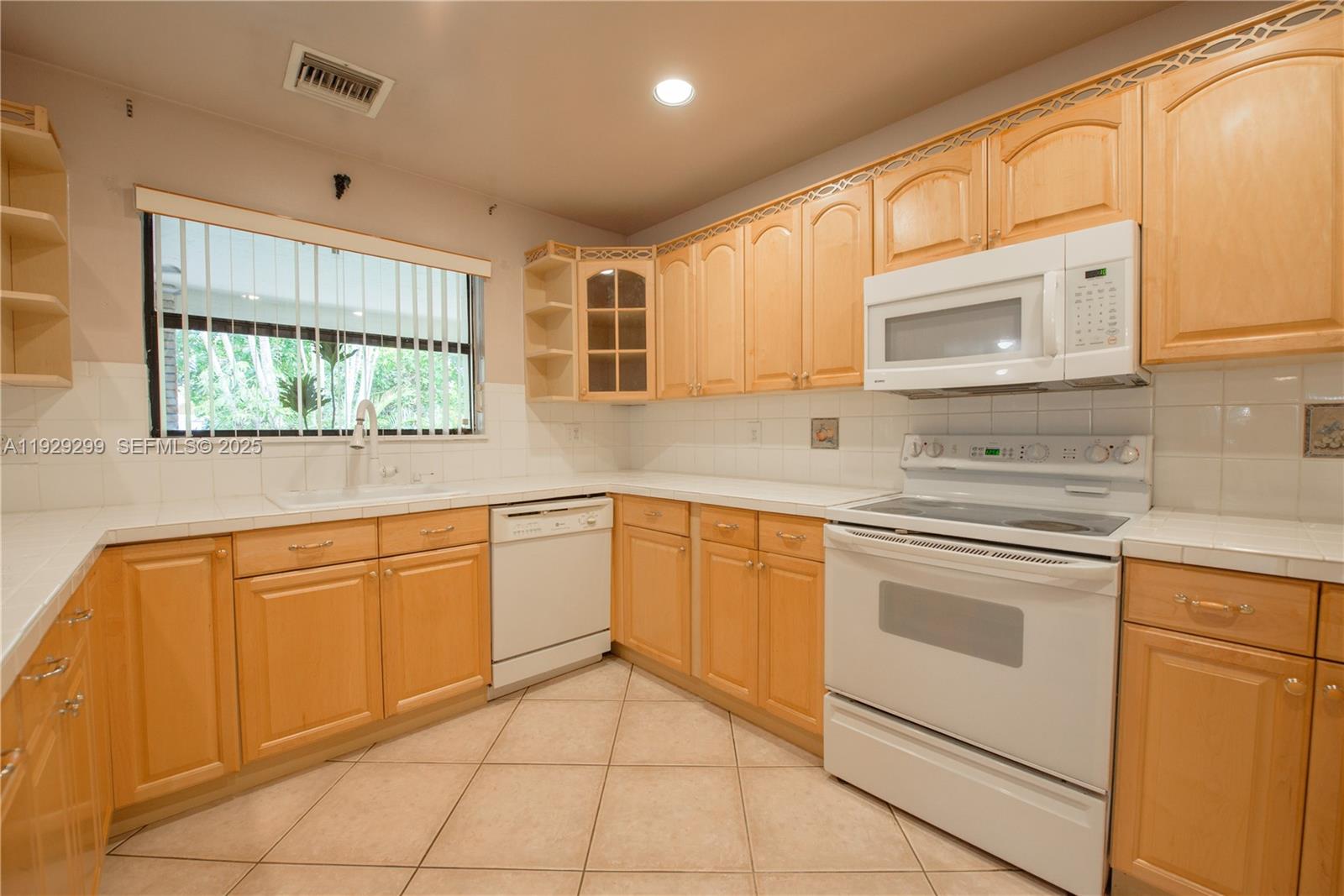 EPMORE GROVE ESTATES - Residential