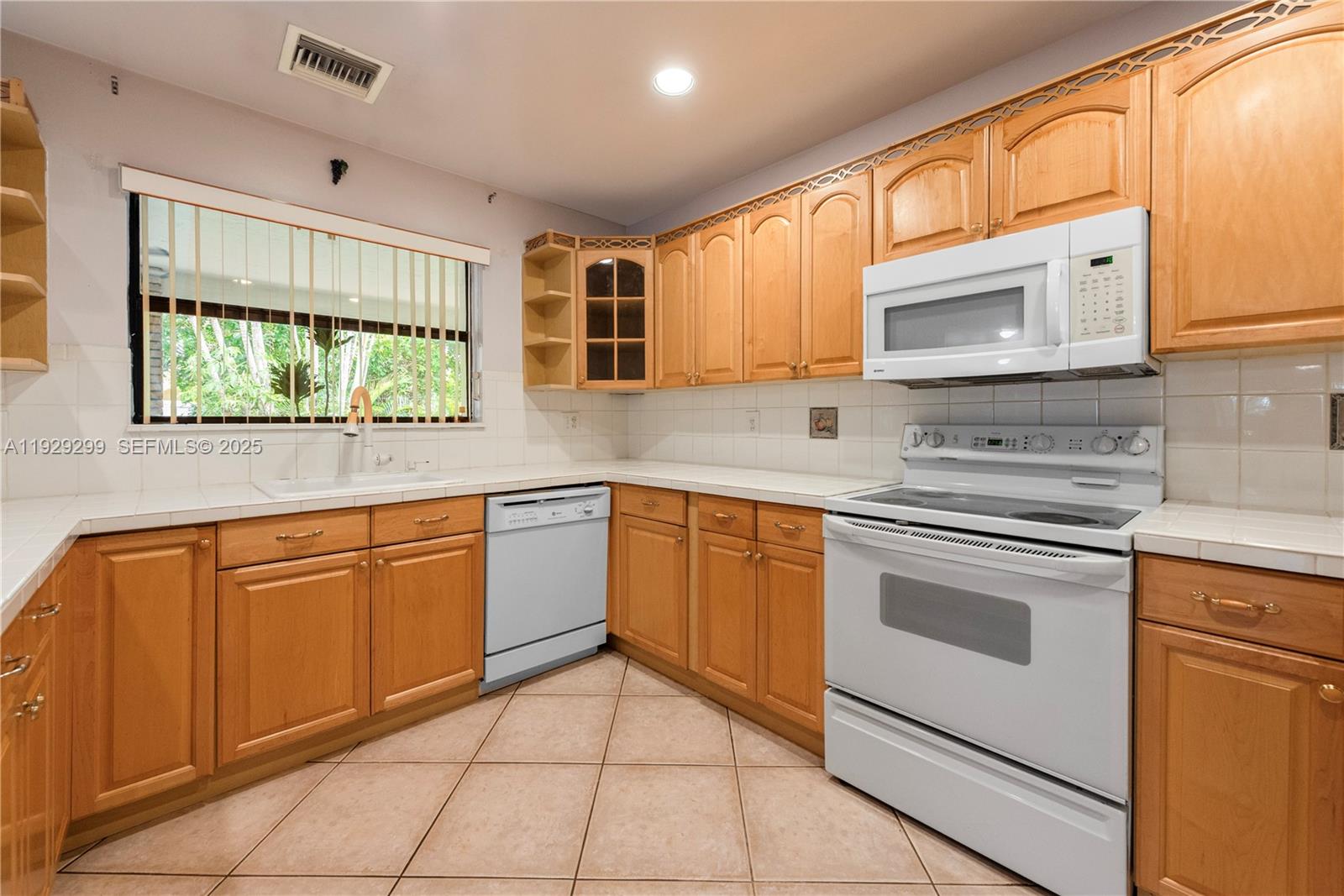 EPMORE GROVE ESTATES - Residential