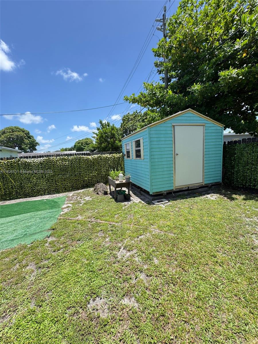 LAKE FOREST SEC 3 - Residential