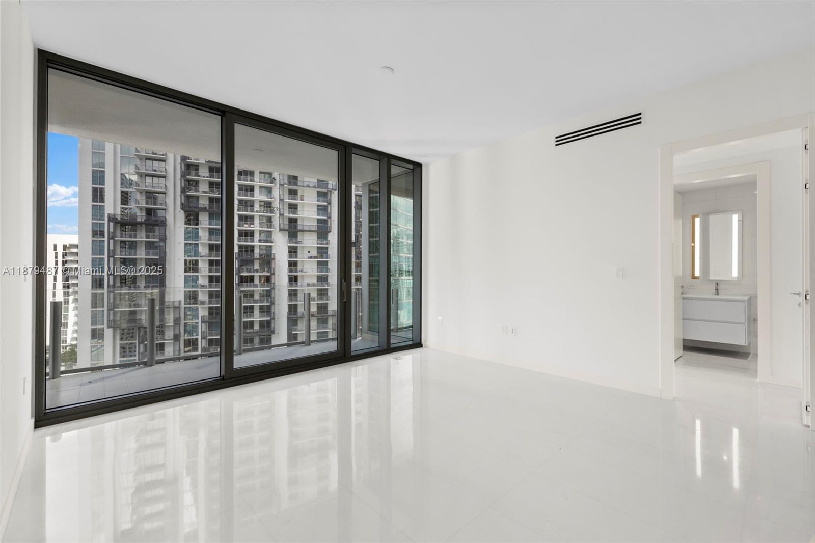 ASTON MARTIN RESIDENCES - Residential
