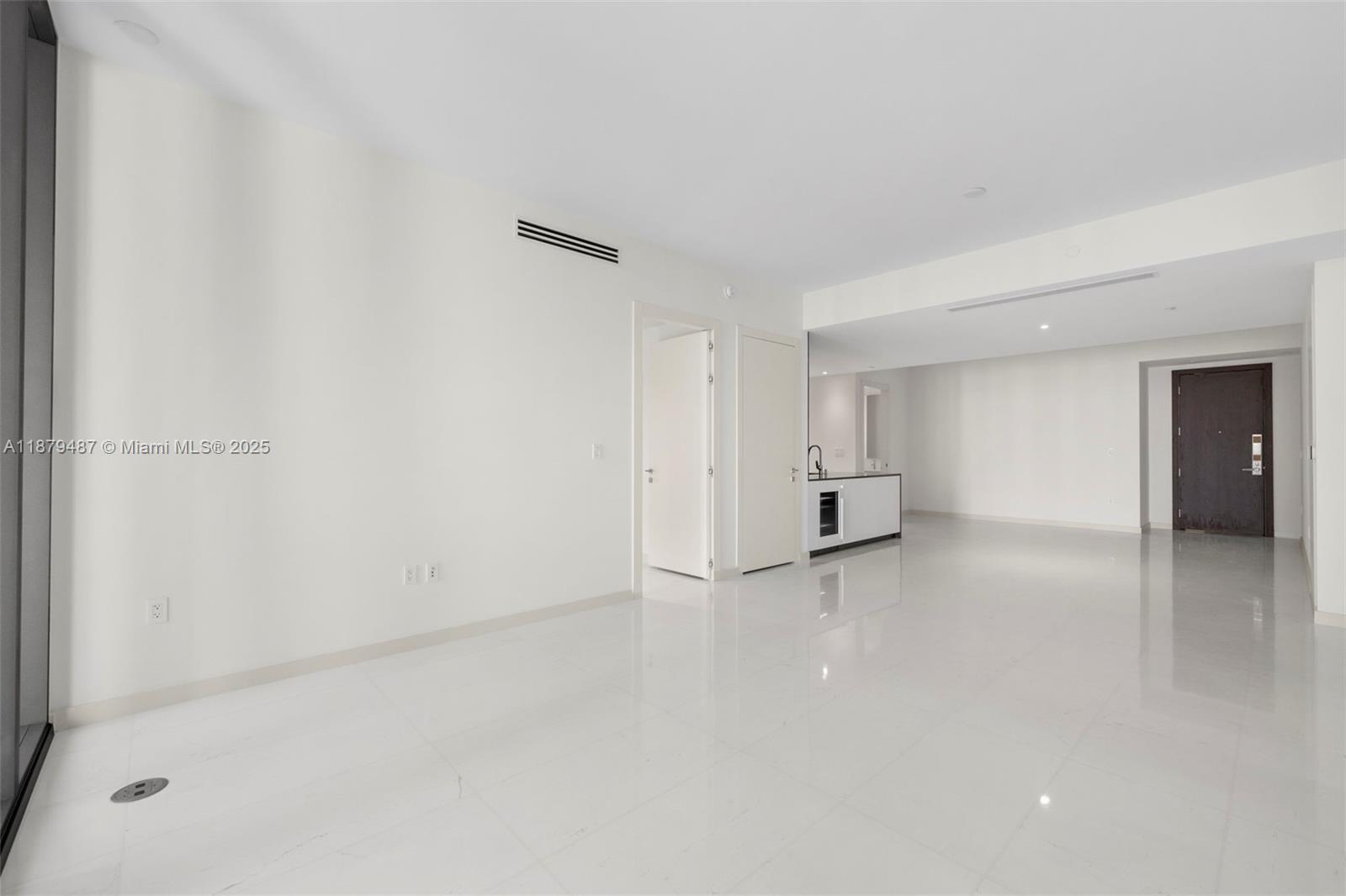 ASTON MARTIN RESIDENCES - Residential