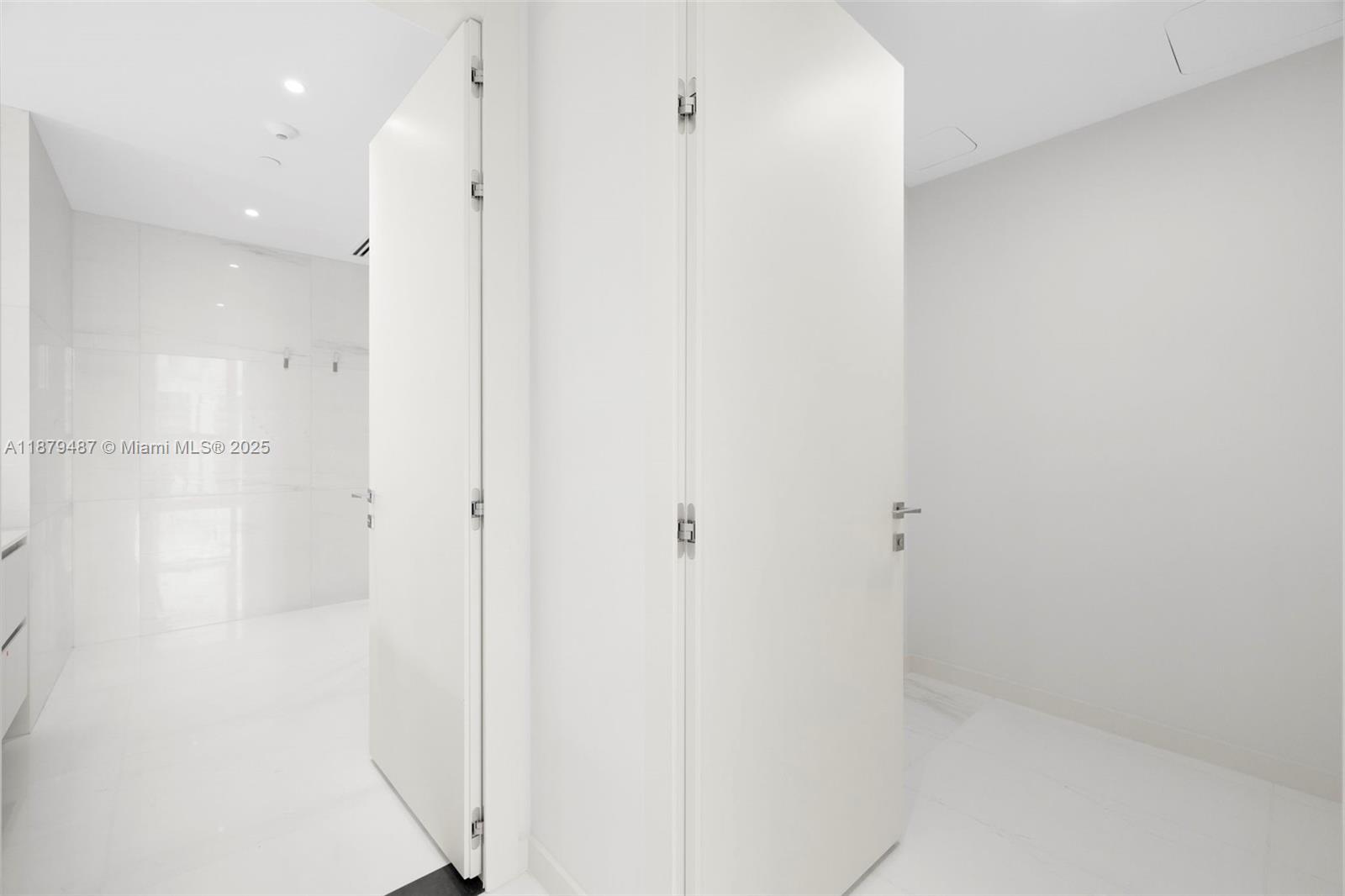ASTON MARTIN RESIDENCES - Residential