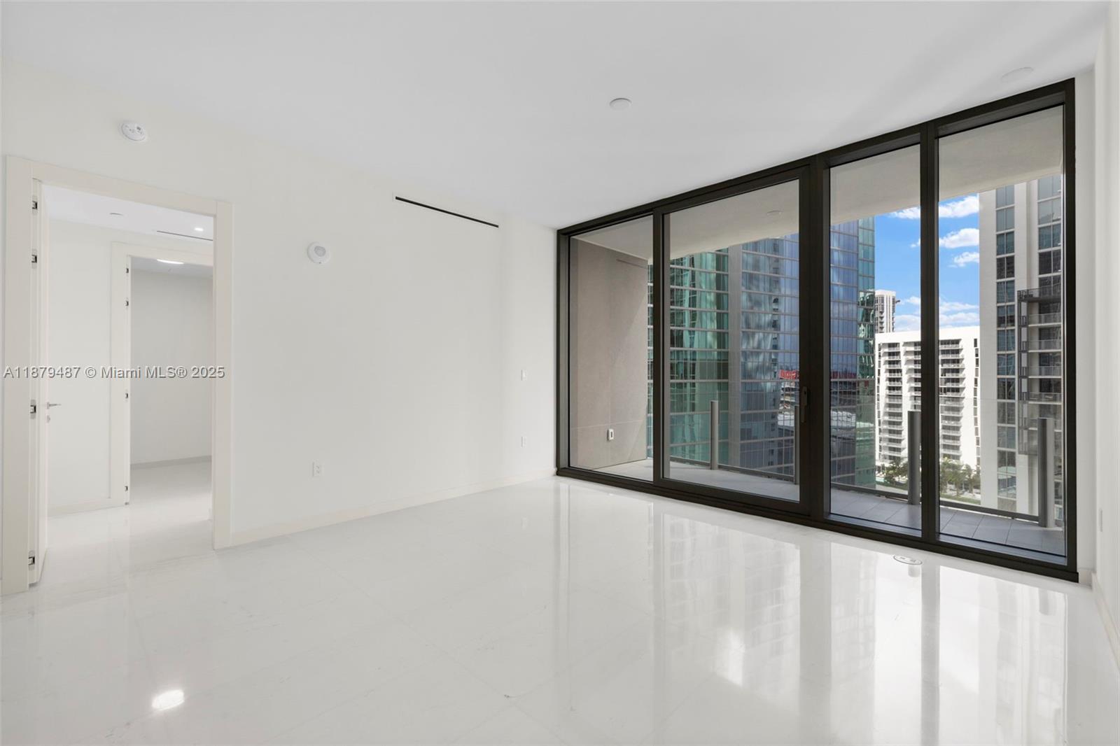 ASTON MARTIN RESIDENCES - Residential